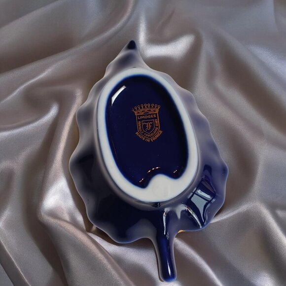 Vintage Limoges Porcelain Made in France Two Piece Trinket Vanity Set - Picture 5 of 15